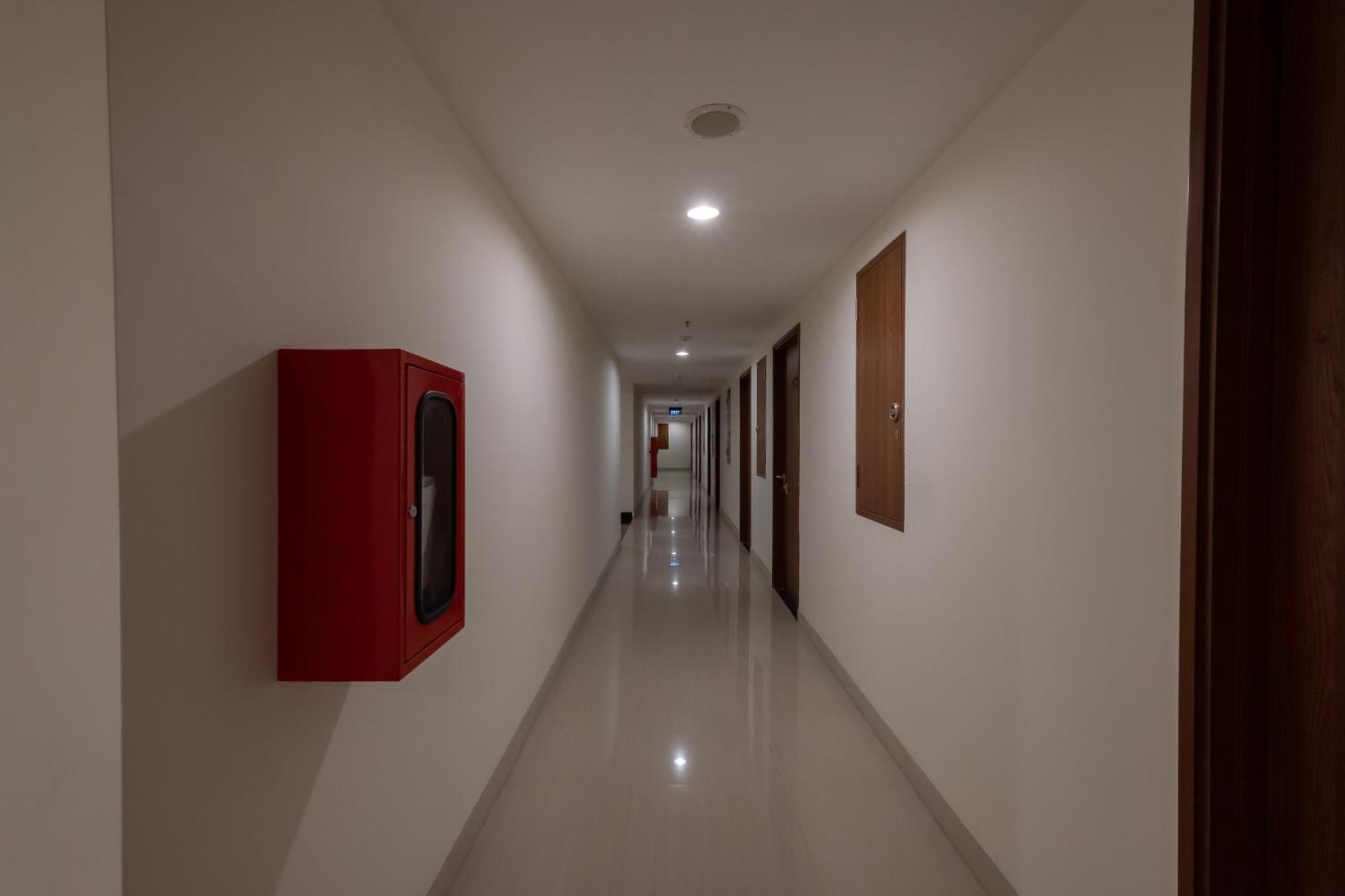 Oyo 2245 Apartment Grand Kamala Lagoon Bekasi Dış mekan fotoğraf