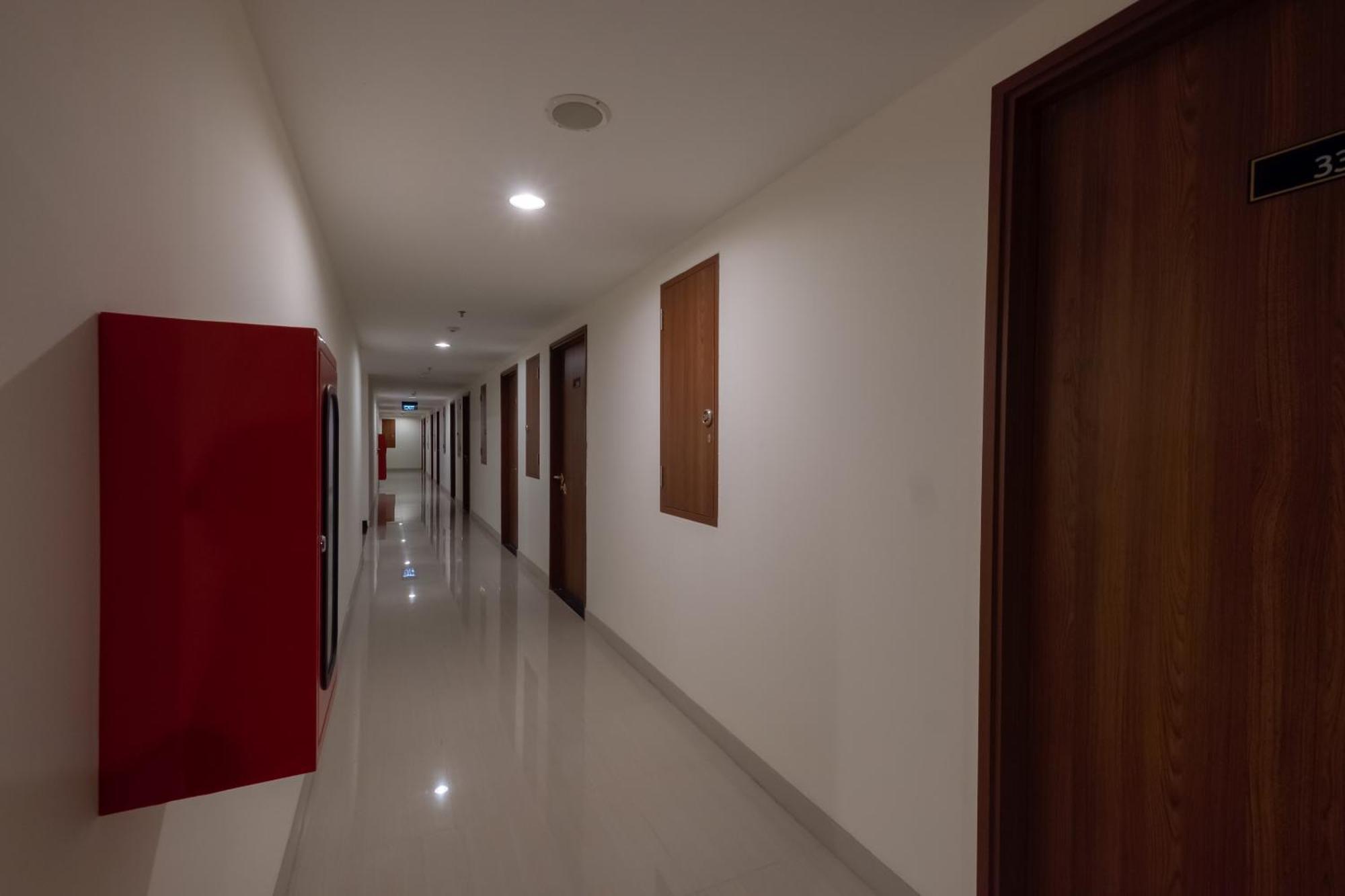 Oyo 2245 Apartment Grand Kamala Lagoon Bekasi Dış mekan fotoğraf